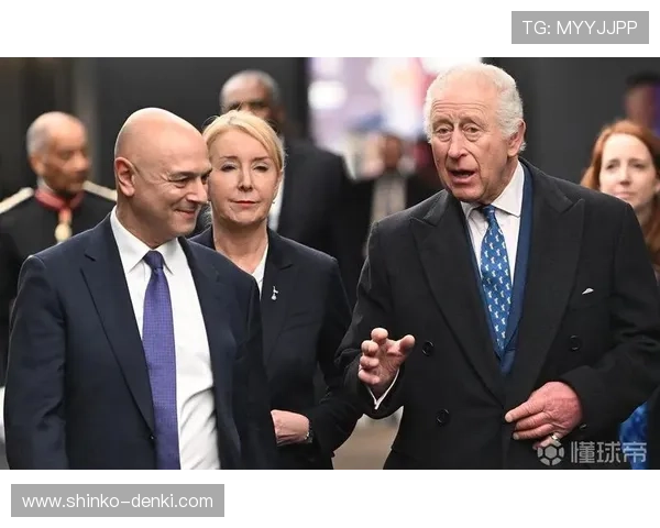 电讯报称热刺困局高层欲怪列维